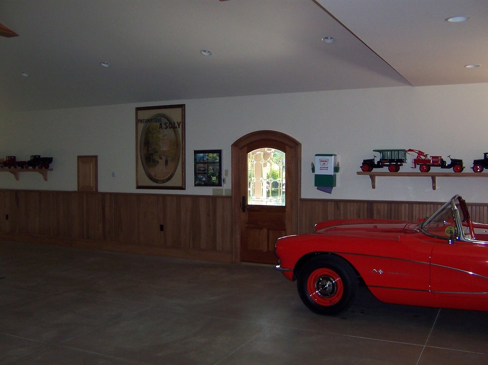 Example of a classic garage design in Cleveland