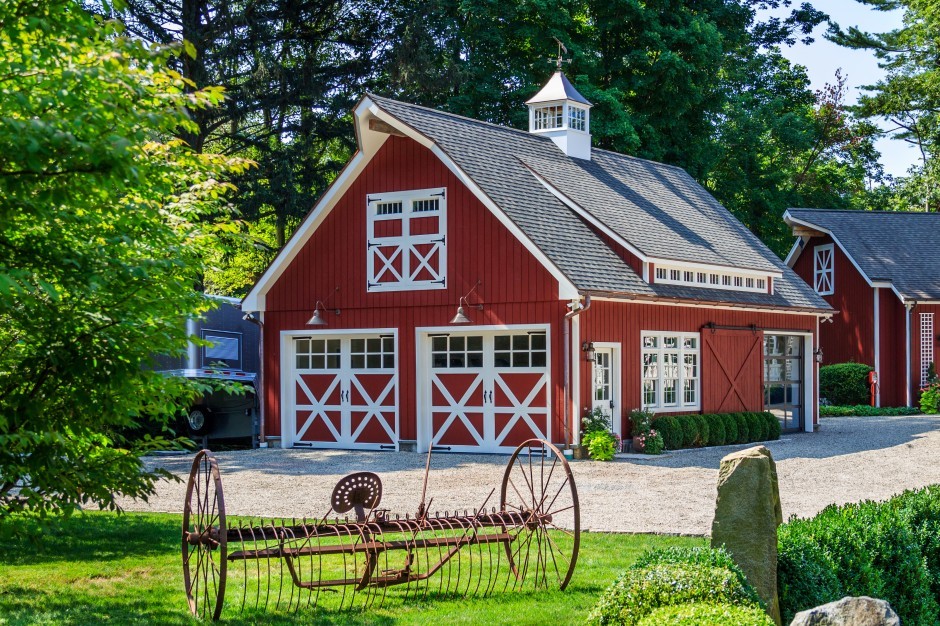 Photo of a large rural detached barn in New York.