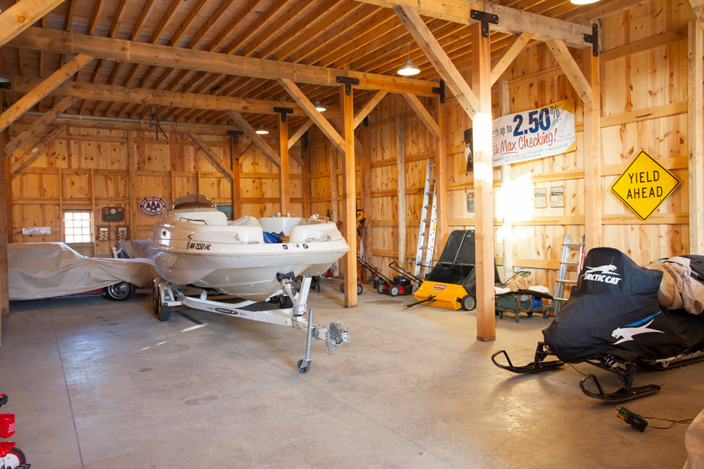 Esempio di garage e rimesse stile rurale
