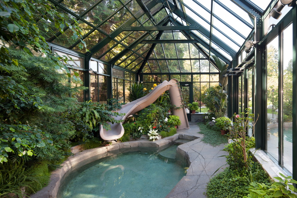 Idée de décoration pour un grand abri de jardin séparé minimaliste.