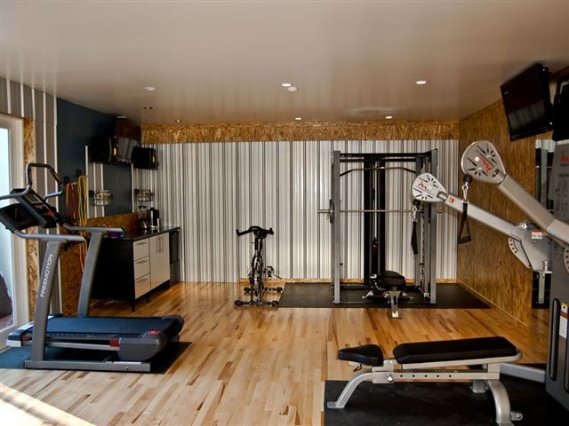 This is an example of a classic home gym in Los Angeles.