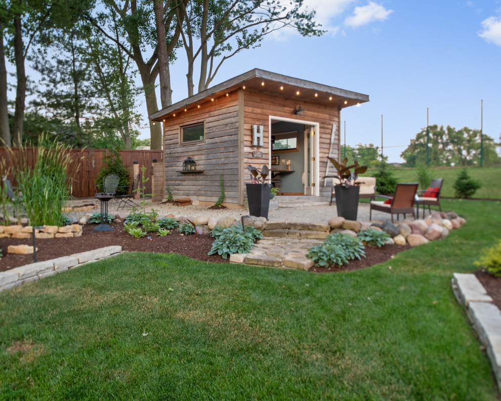 Example of a small mountain style detached studio / workshop shed design in Chicago