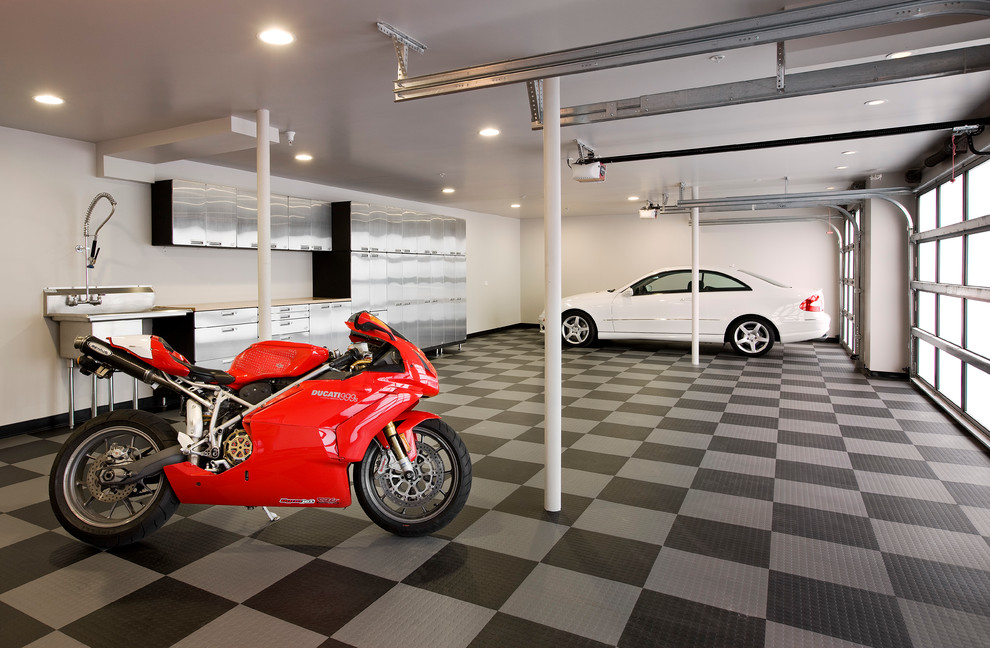 Cette image montre un garage design.