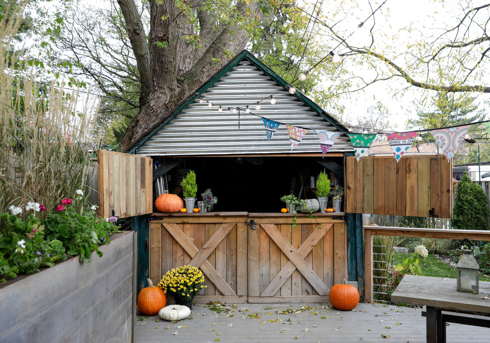Example of a cottage detached shed design in Toronto