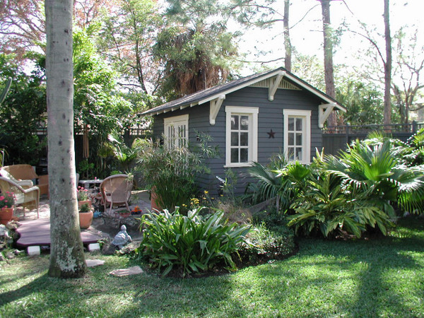 Freistehendes, Kleines Rustikales Gartenhaus als Arbeitsplatz, Studio oder Werkraum in Tampa