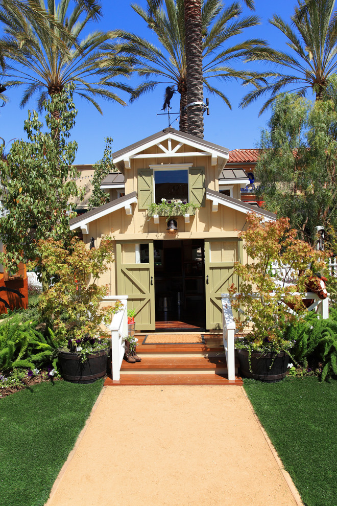 Design ideas for a classic garden shed and building in Los Angeles.