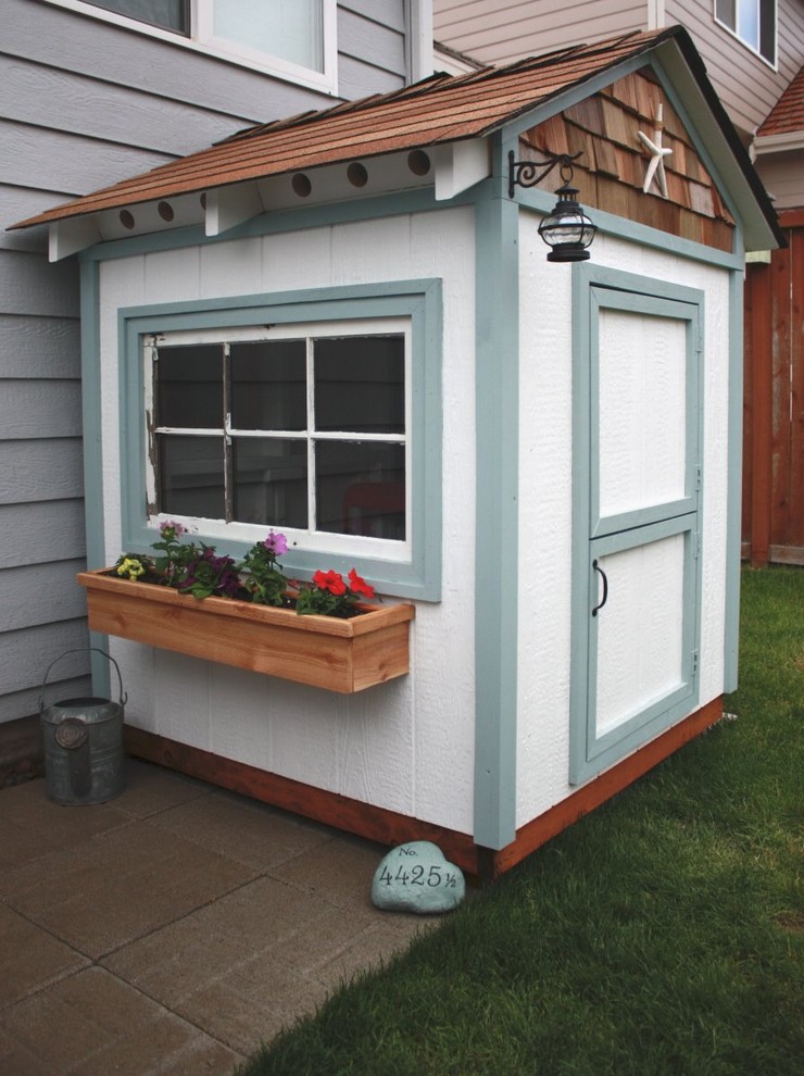 Elegant garden shed photo in Other