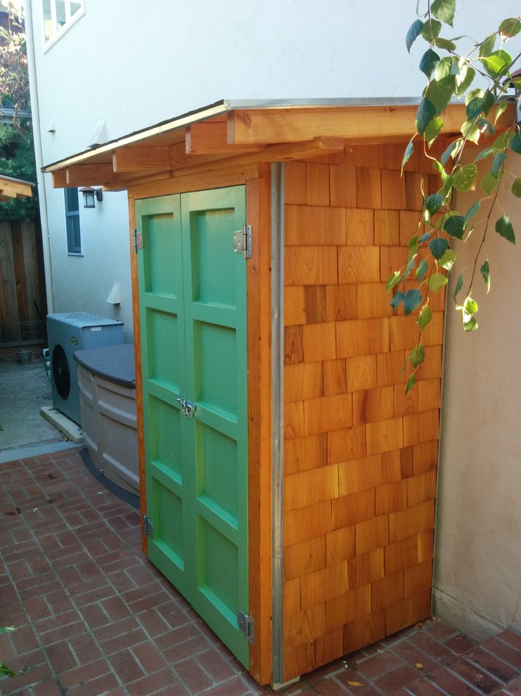 Design ideas for a medium sized classic detached garden shed in San Francisco.