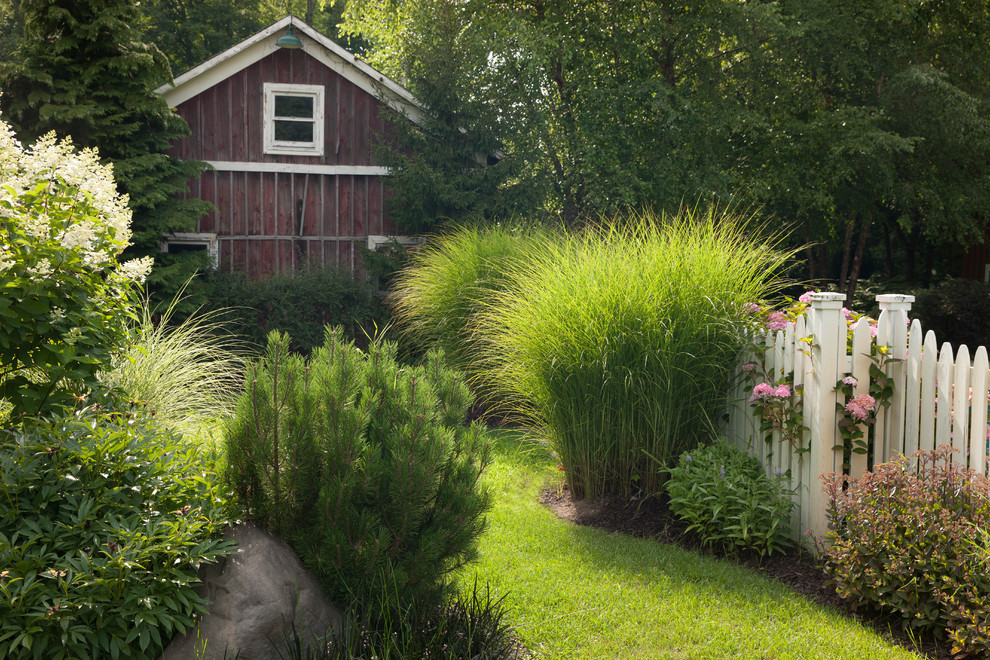 Design ideas for a country garden shed and building in Grand Rapids.