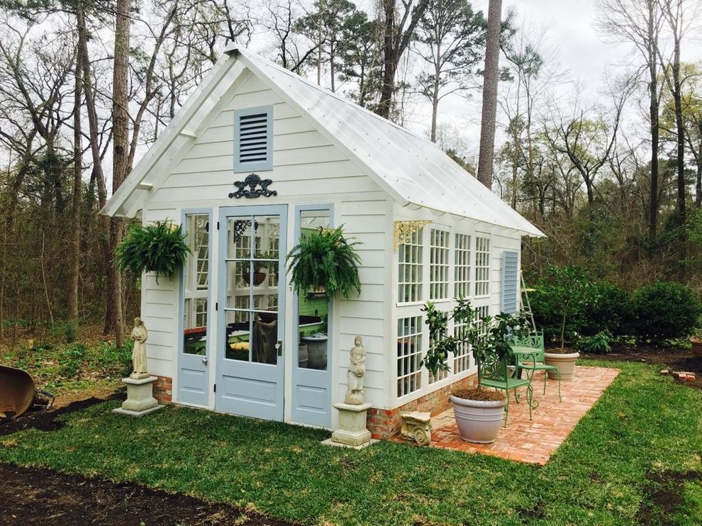 Mid-sized country detached greenhouse photo in Other