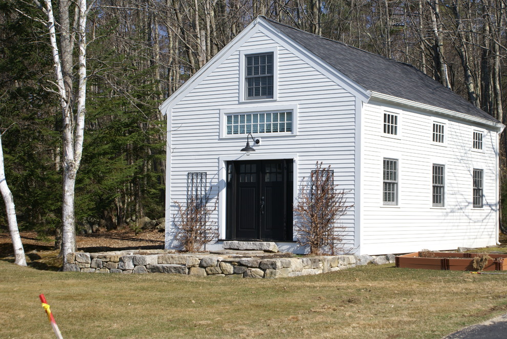 Design ideas for a medium sized farmhouse detached barn in Portland Maine.