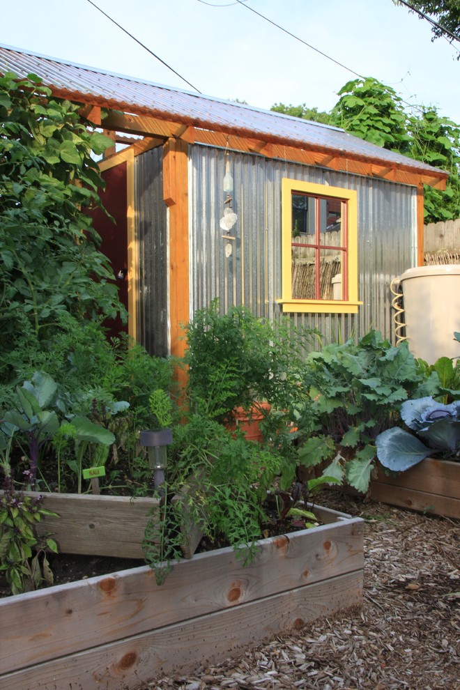 Photo of an urban garden shed and building in Charleston.