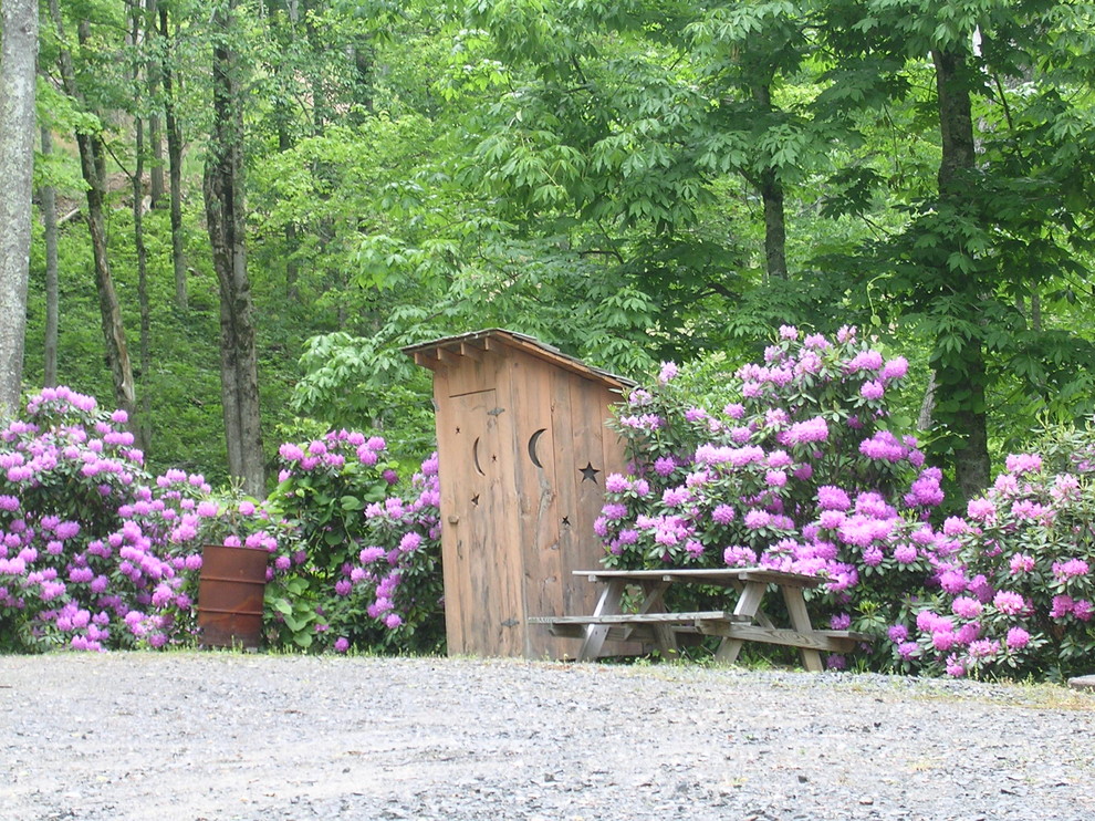 Cette image montre un abri de jardin traditionnel.