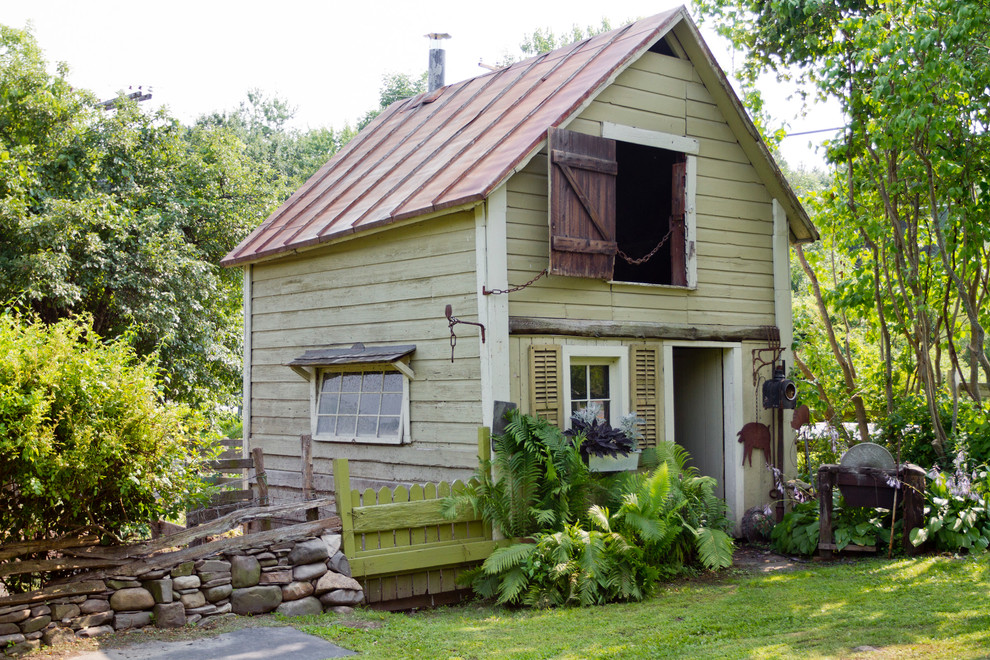 Example of a cottage detached shed design in New York