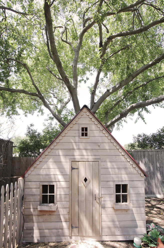 Inspiration for a farmhouse detached shed remodel in Dallas