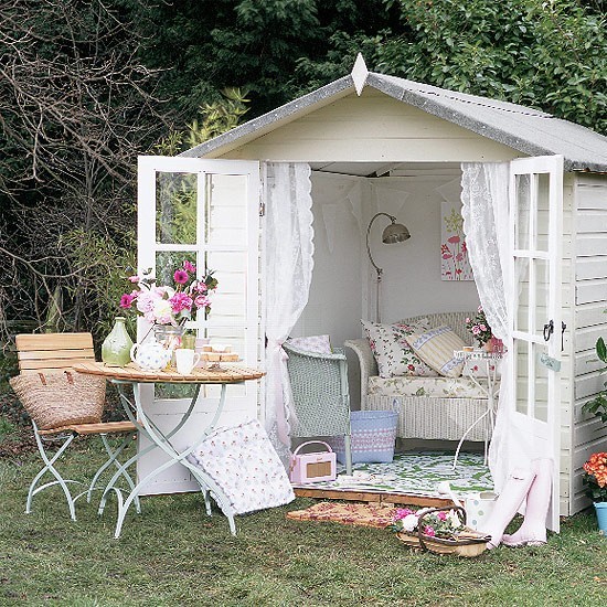 Cette image montre un abri de jardin bohème.