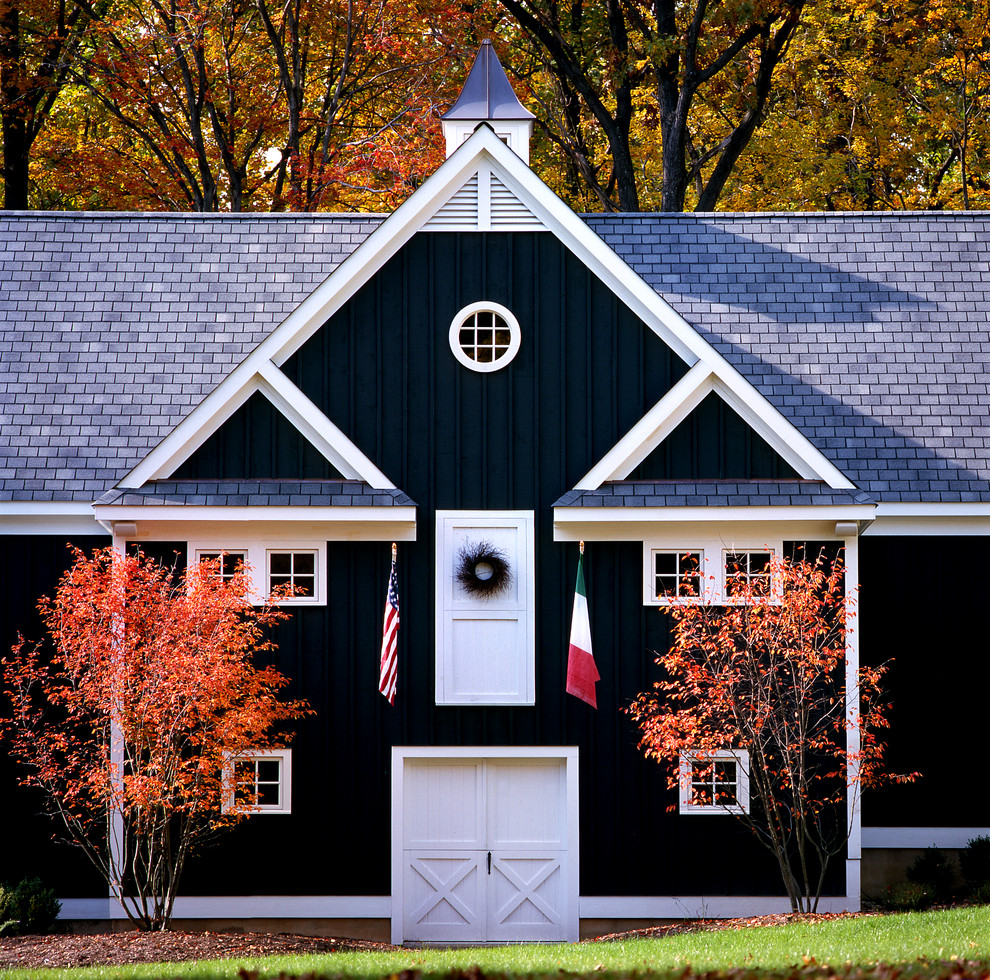 Huge cottage shed photo in New York