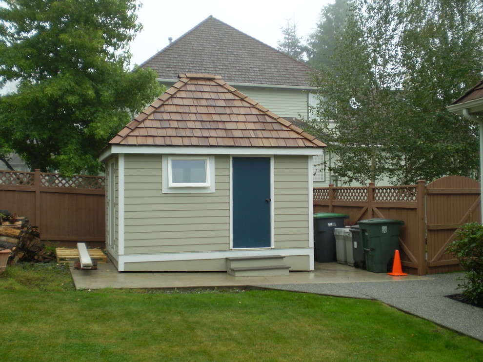 Design ideas for a traditional garden shed and building in Seattle.