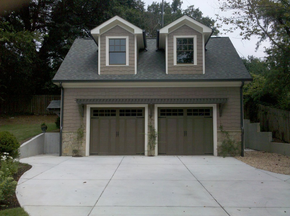 This is an example of a traditional garage in Atlanta.