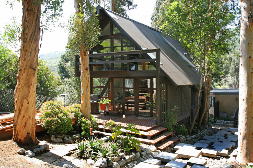 Пример оригинального дизайна: домик для гостей в современном стиле