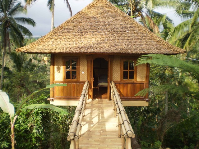 Owner's workspace at the Sarinbuana Eco Lodge - Tropical - Garden Shed and  Building - Other - by PT Bali Greenworld | Houzz IE
