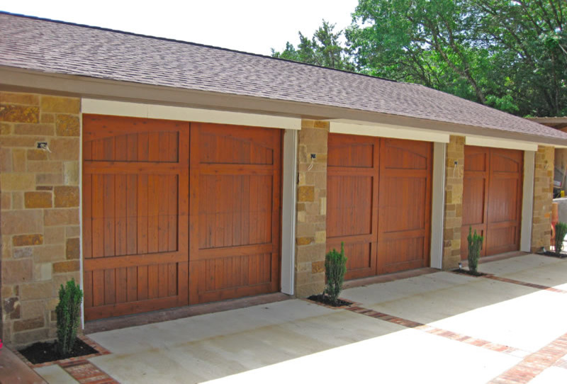 This is an example of a modern garage in Austin.