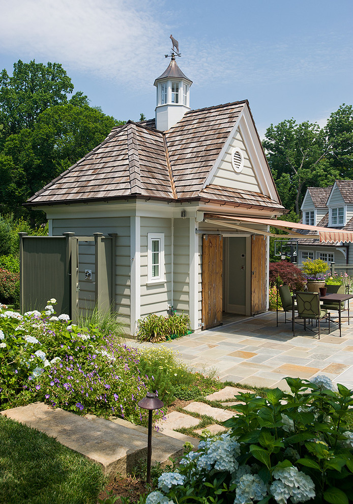 フィラデルフィアにあるトラディショナルスタイルのおしゃれな物置小屋・庭小屋の写真