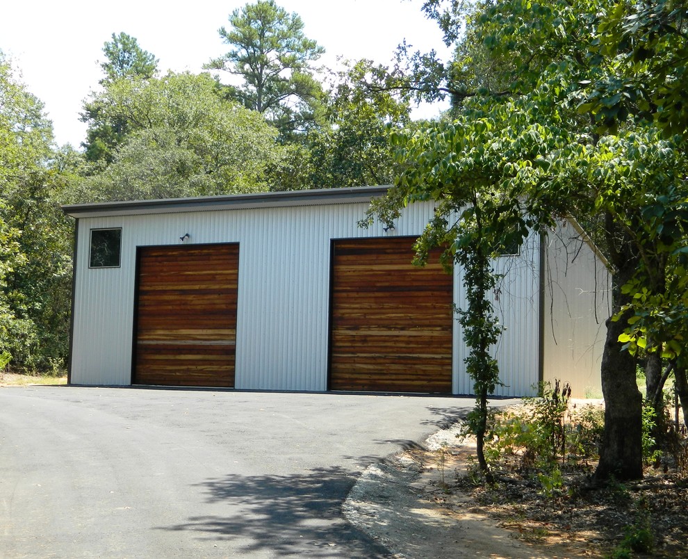 Example of a mountain style shed design in Dallas