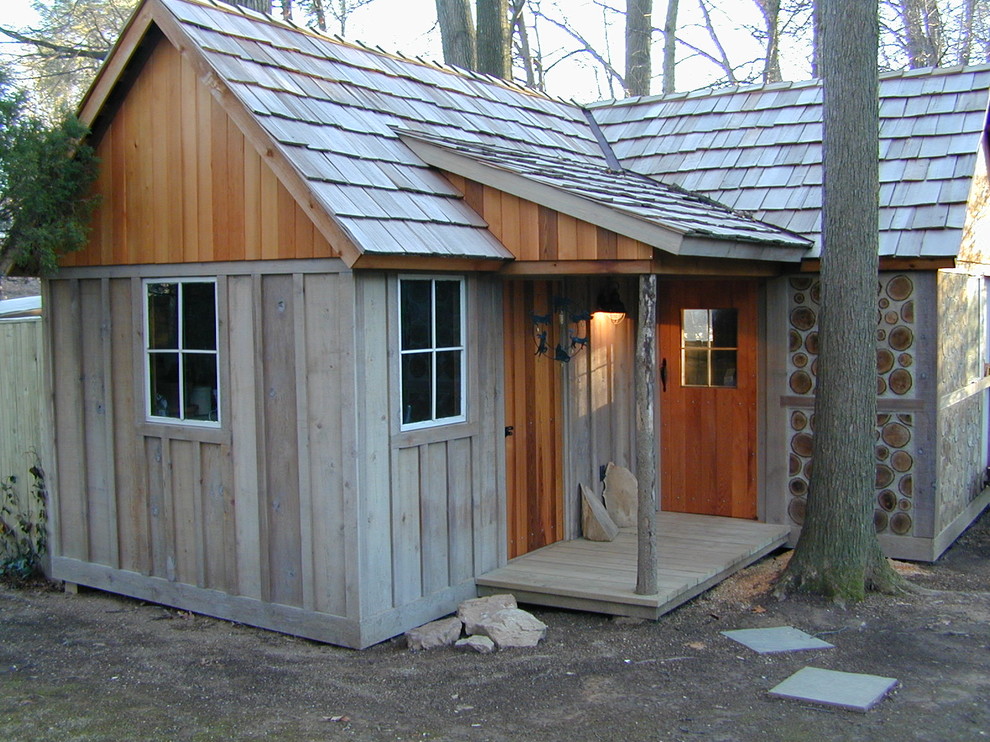 Inspiration for a medium sized rustic detached office/studio/workshop in DC Metro.
