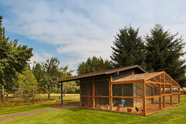 Comment faire un poulailler idéal pour le jardin et pour les poules ?
