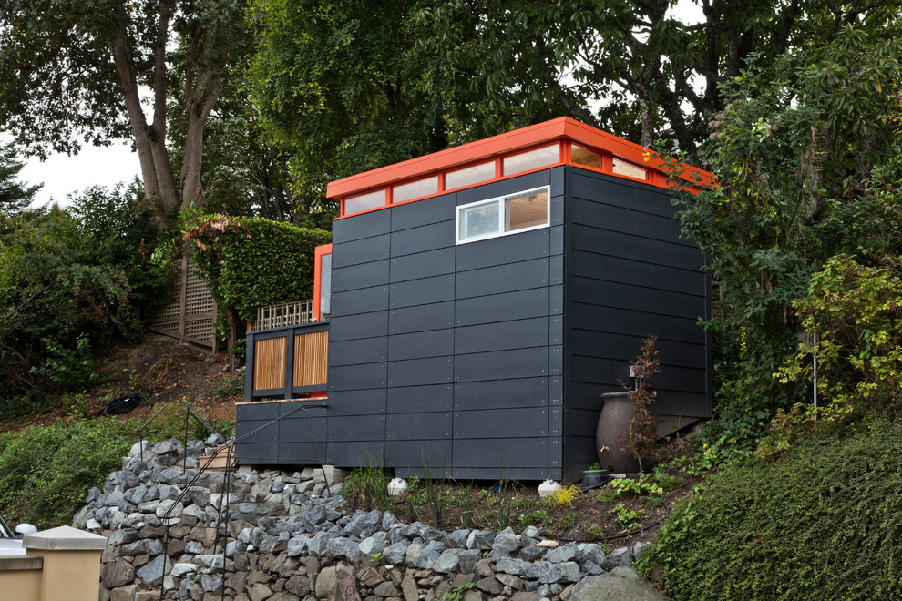 Inspiration pour un petit abri de jardin séparé design avec un bureau, studio ou atelier.
