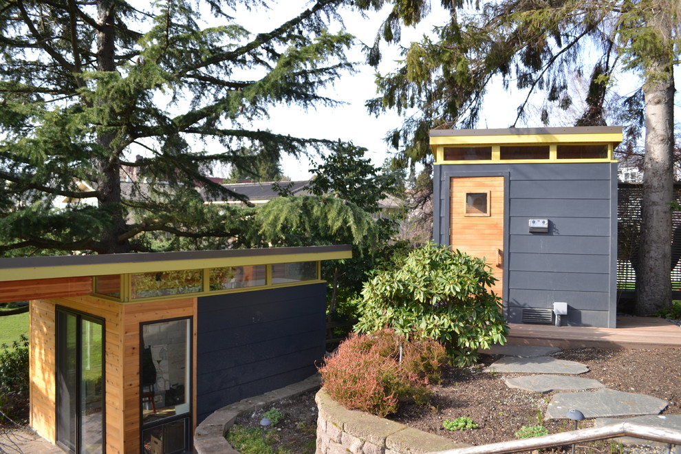 Example of a small minimalist detached studio / workshop shed design in Seattle