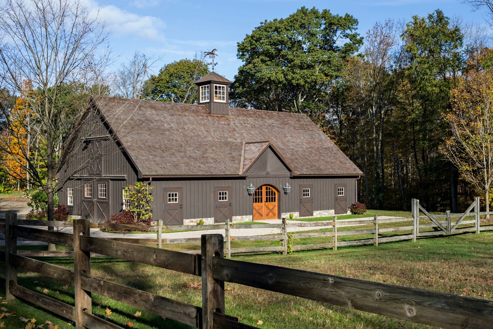 This is an example of an expansive farmhouse detached barn in New York.