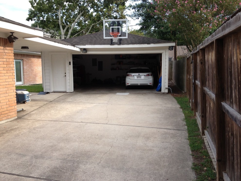 Steve M's Roof King Gold Basketball System on a 18x30 in Houston, TX