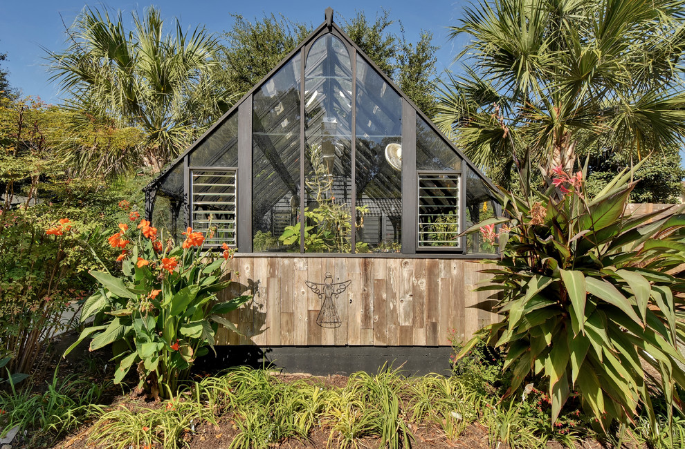 Design ideas for a contemporary detached greenhouse in Austin.