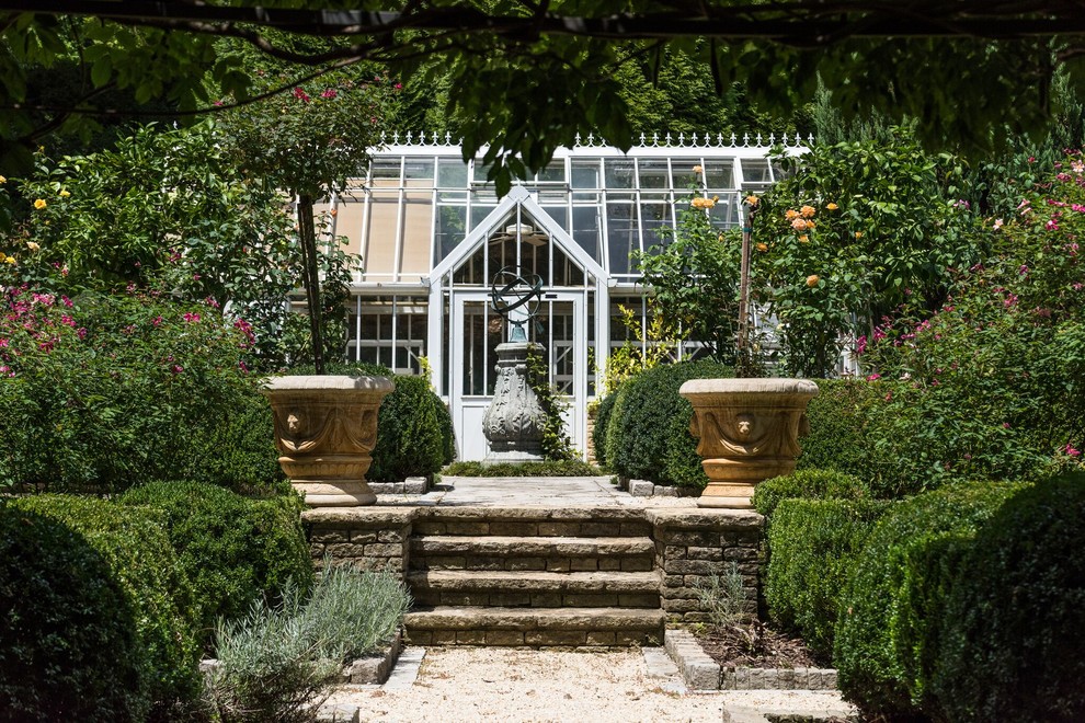 Photo of a traditional detached greenhouse in Atlanta.