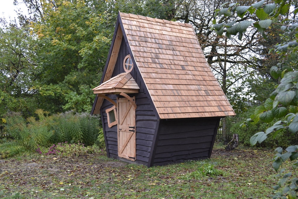 他の地域にある高級な小さなラスティックスタイルのおしゃれな物置小屋・庭小屋の写真