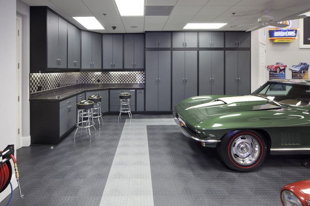 Inspiration pour un garage minimaliste.