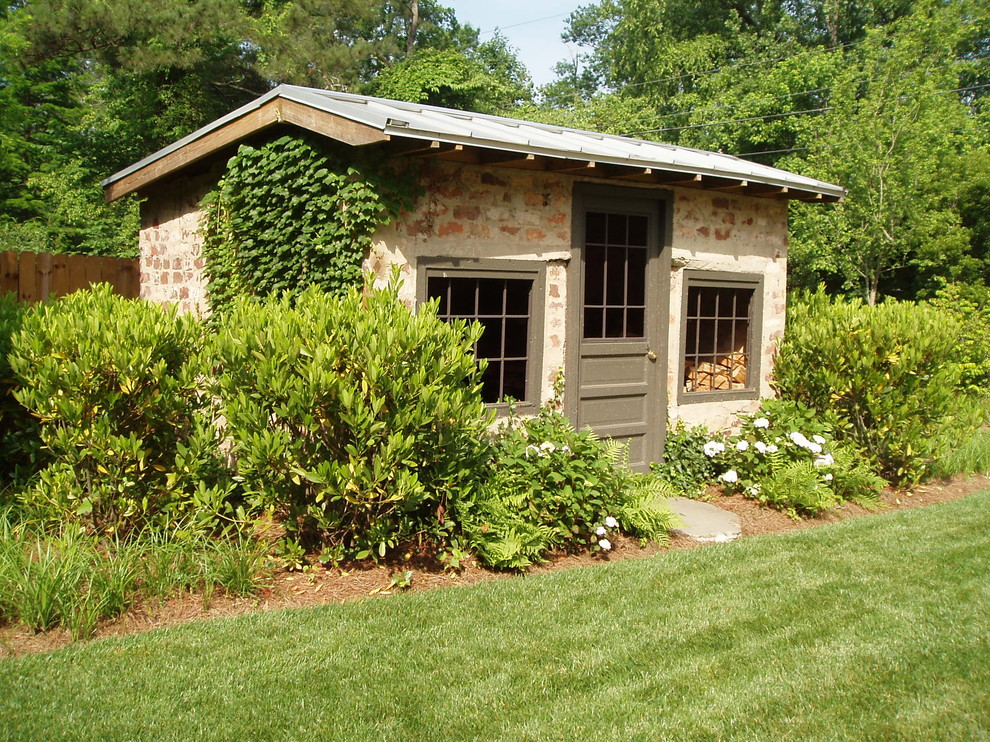 Design ideas for a classic detached garden shed in Atlanta.