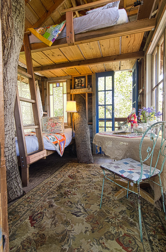 Inspiration for a rustic guesthouse remodel in San Francisco