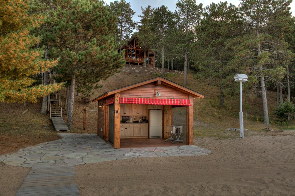 Example of a mountain style shed design in Minneapolis