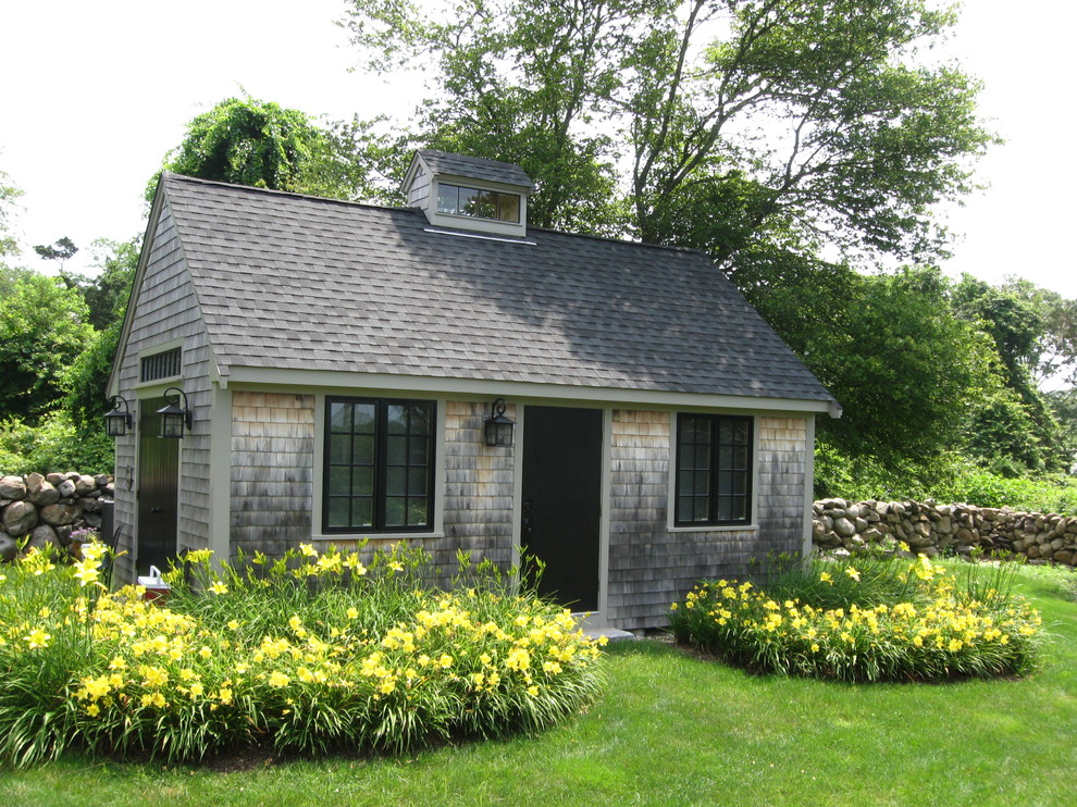 Example of a mid-sized classic detached guesthouse design in Boston