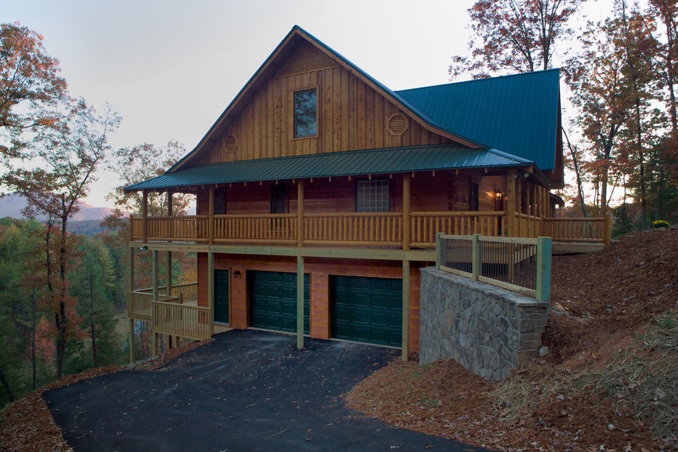 Inspiration for a rustic shed remodel in Atlanta