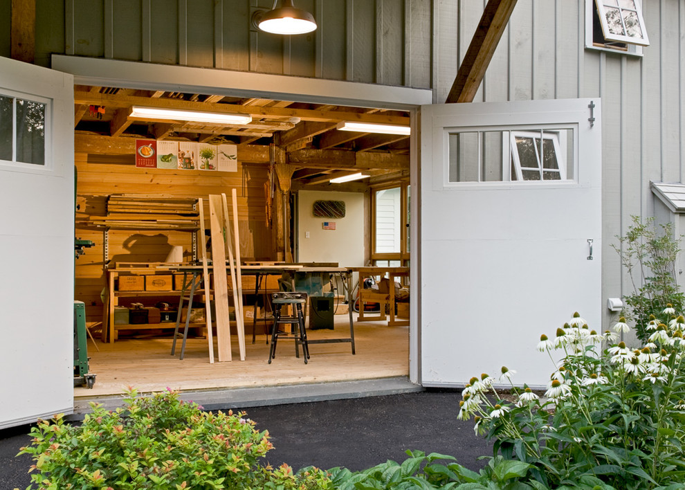 Farmhouse studio / workshop shed photo in Portland Maine