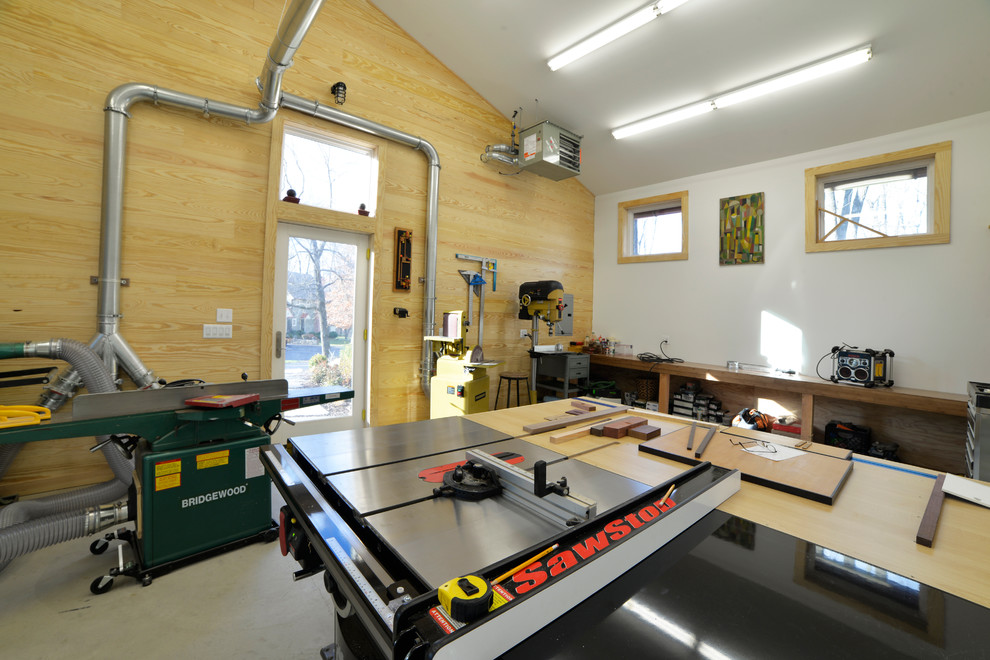 Immagine di grandi garage e rimesse indipendenti country con ufficio, studio o laboratorio