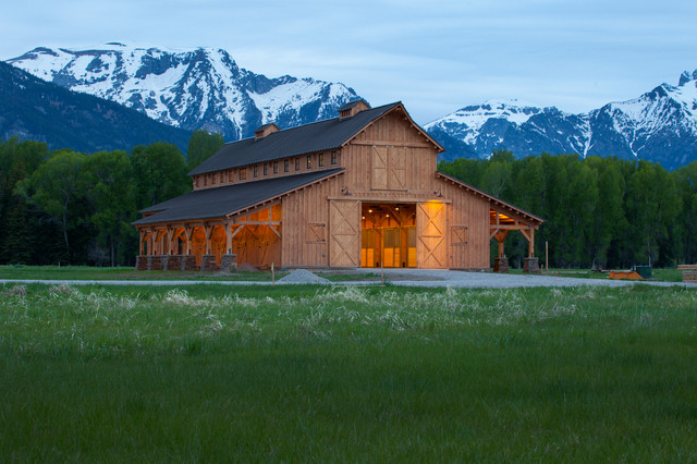 Wyoming Horse Barn - Traditional - Garden Shed and Building - Other - by  Sand Creek Post & Beam | Houzz IE