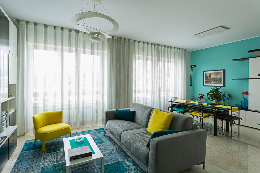 Idee per un soggiorno moderno con pavimento in marmo e pavimento beige