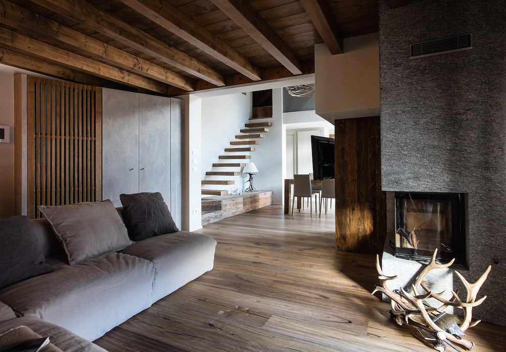 Design ideas for a rustic living room in Milan.