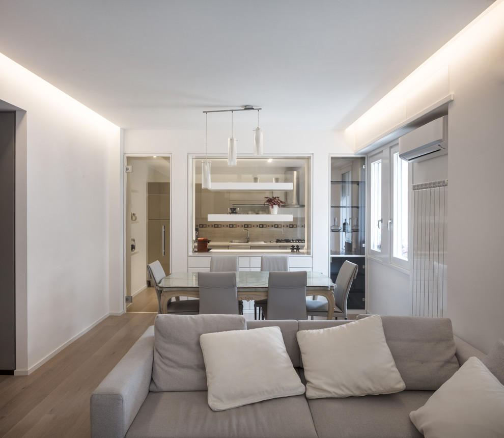 Living room - modern living room idea in Rome