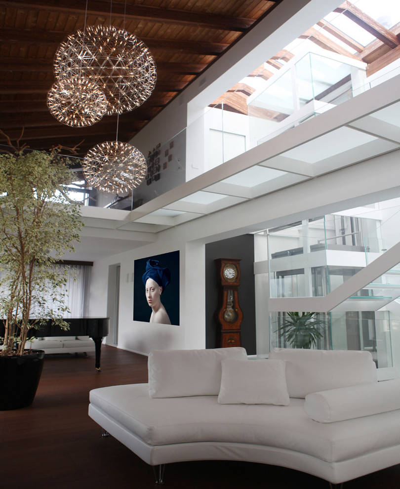 Inspiration for a contemporary living room remodel in Turin
